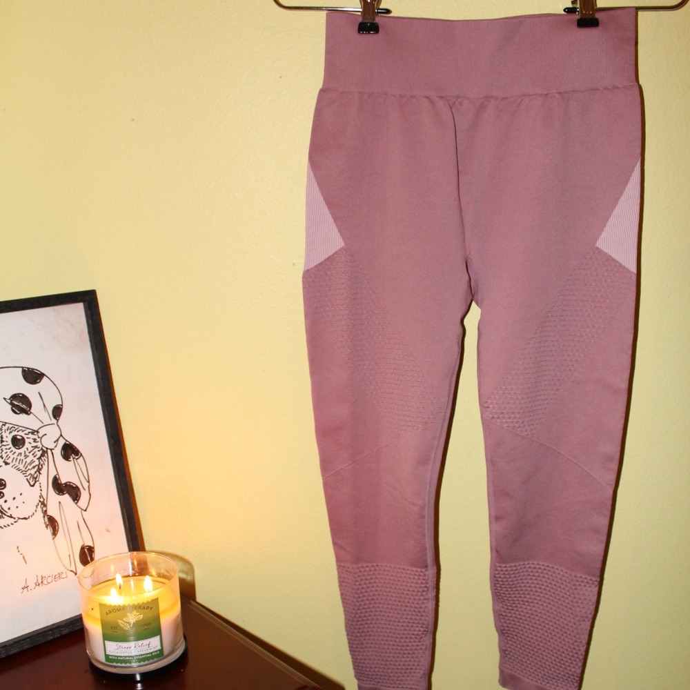 Pink Fabletics Seamless Demi Lovato Leggings